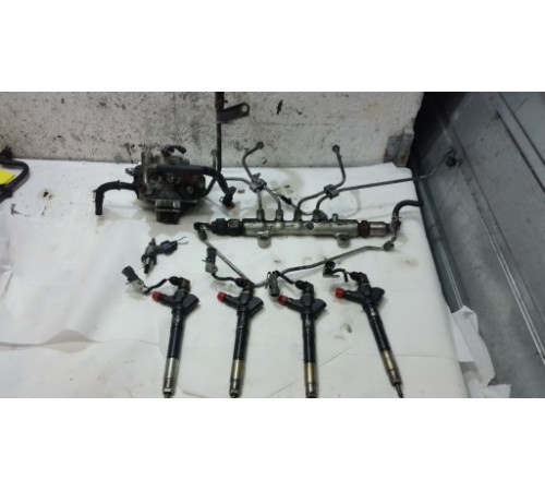 ТОПЛИВНЫЙ НАСОС TOYOTA LEXUS 2.2 D-CAT 22100-0R031