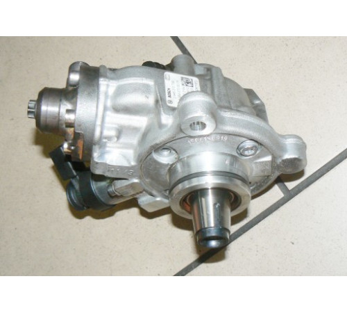 MERCEDES W213 топливный насос BOSCH A6540700001