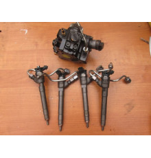 ТОПЛИВНЫЙ НАСОС 1.6 DCI RENAULT NISSAN 0445010404