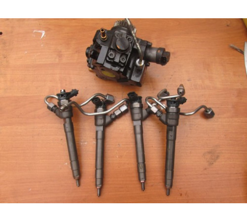 ТОПЛИВНЫЙ НАСОС 1.6 DCI RENAULT NISSAN 0445010404