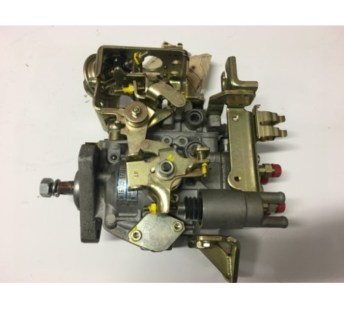 Nissan Sunny 2.0 D ТНВД насос 104740-2185