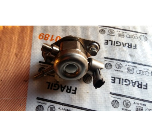 Топливный насос впрыска 1.6 T Opel Zafira c 55585049