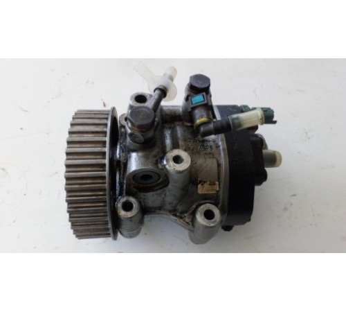 Топливный насос Renault 1.5 dCi DELPHI 8201121521