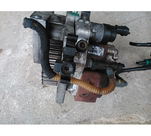 Топливный насос давления BOSCH RENAULT 1.9 dci