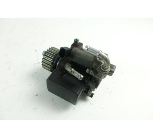 Насос впрыска Skoda Rapid 1.6 TDI 03l130755al