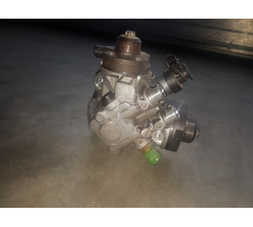 Топливный насос VOLVO 31372081 D3 D4 D5